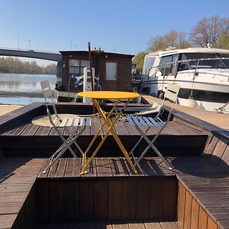 Logement Insolite La Toue Cabanee Centre Ville アンジェ エクステリア 写真