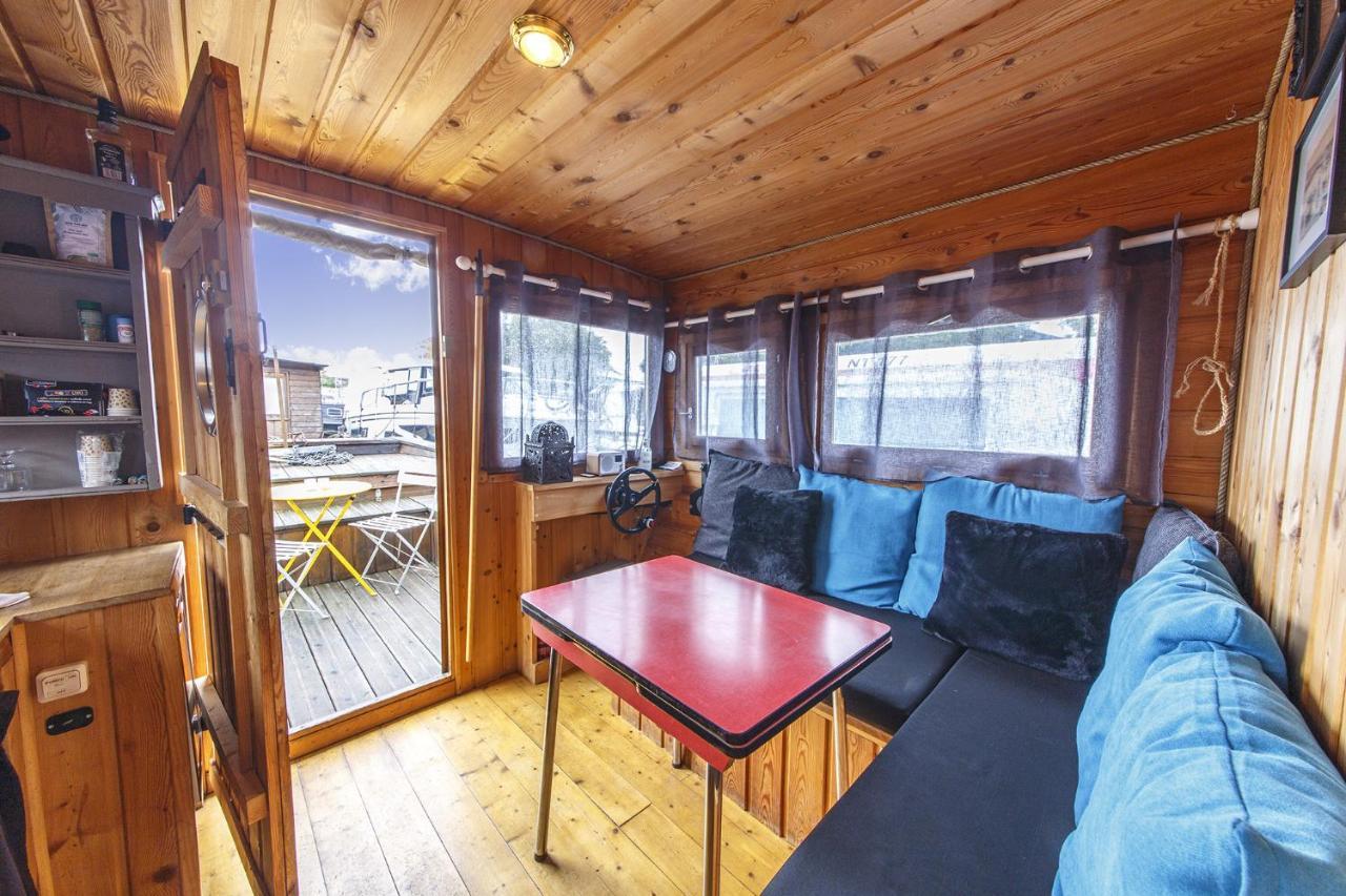 Logement Insolite La Toue Cabanee Centre Ville アンジェ エクステリア 写真